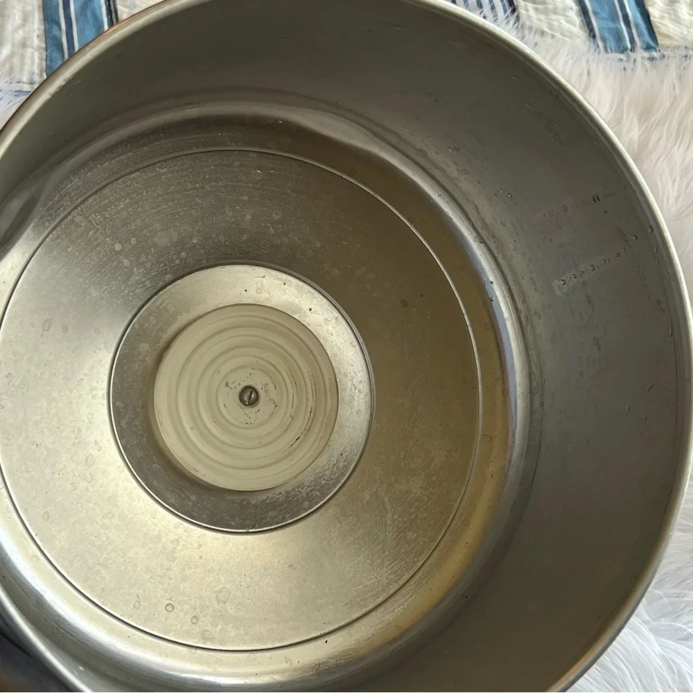 Vintage 50’s Aluminum West Bend Cake Carrier Keeper